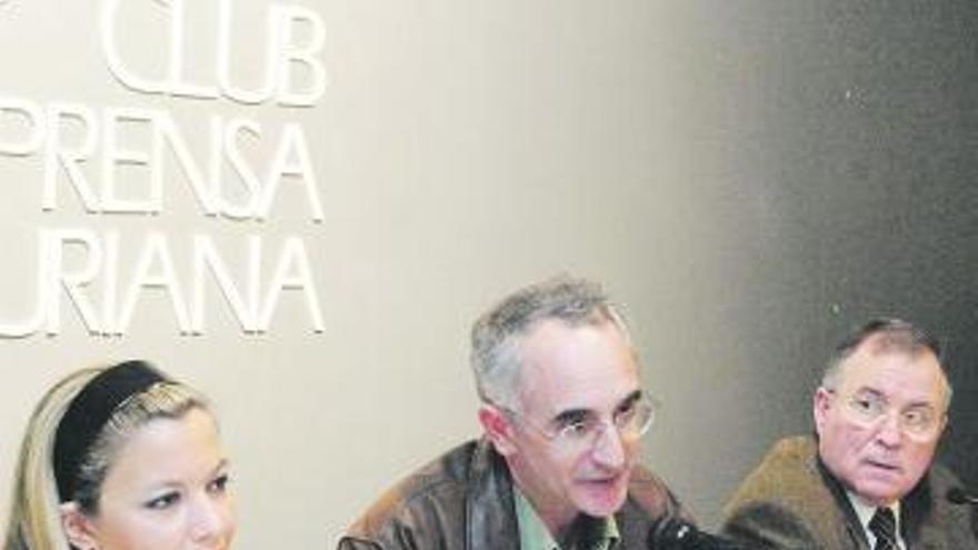 Por la izquierda Raquel Baeza, José Luis Rúa y Ángel García.