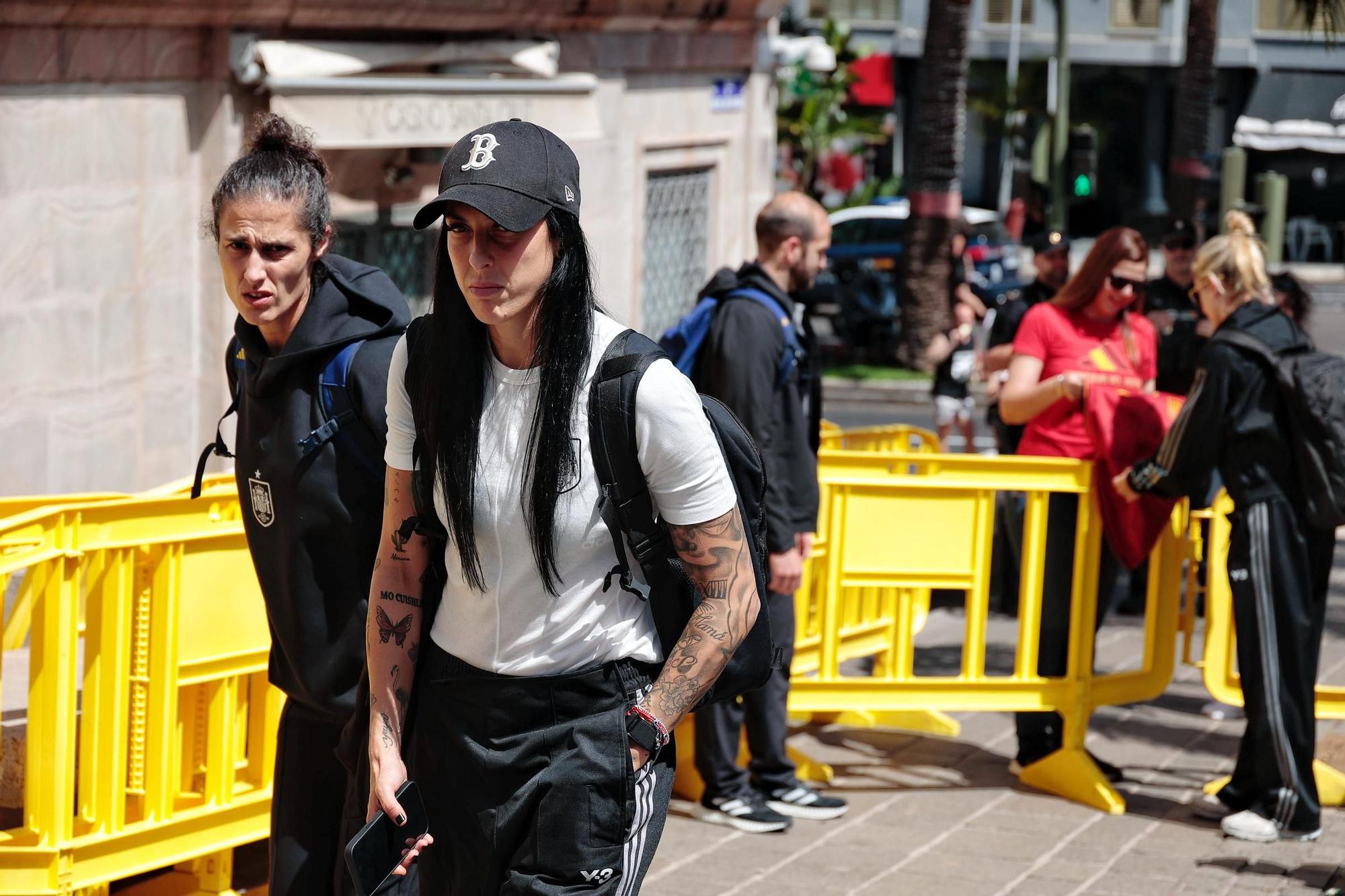 Llegada de las jugadoras de la Selección al Hotel Mencey