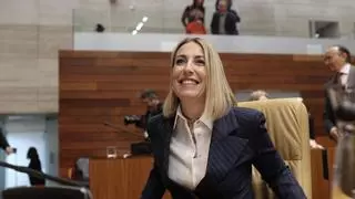 María Guardiola, investida presidenta de Extremadura con los votos de PP y Vox