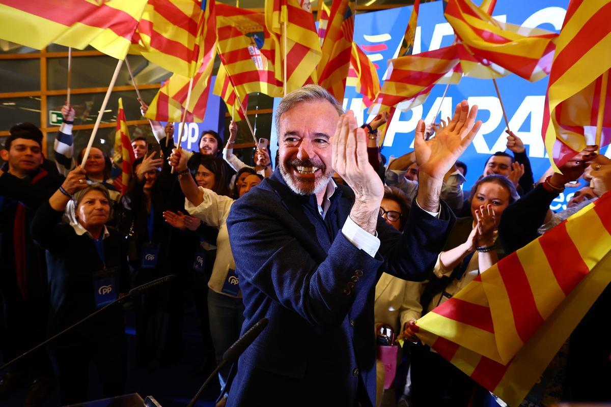 Jorge Azcón, celebrando la victoria electoral del PP.