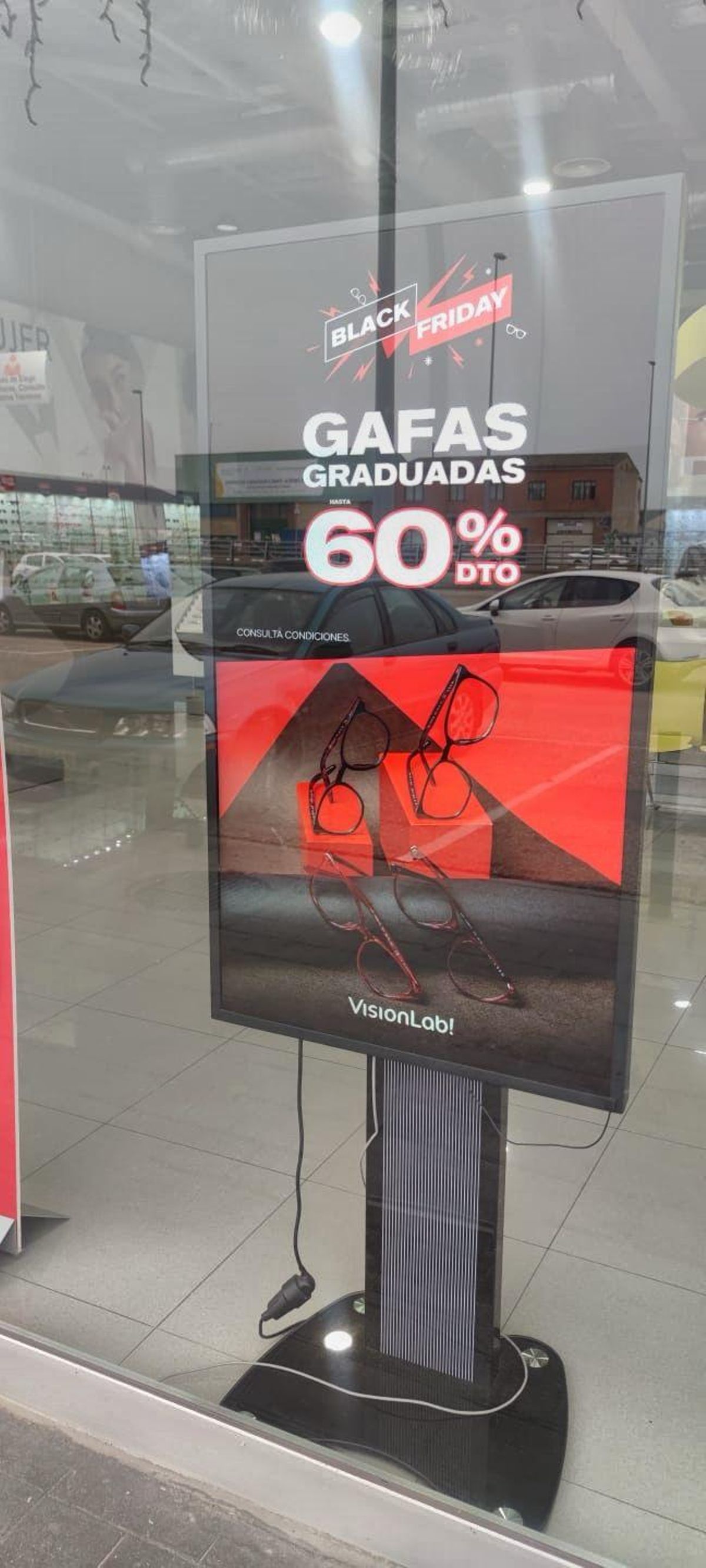 Anuncio por el Black Friday en un comercio de la ciudad