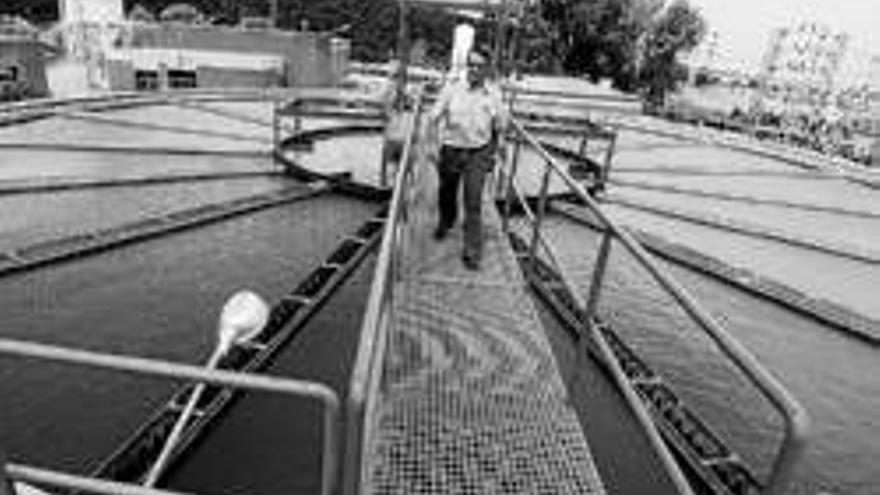 La CHT completa la obra para eliminar olor y sabor al agua