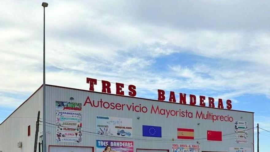El bazar Tres Banderas de Badajoz denuncia robos en su establecimiento: 