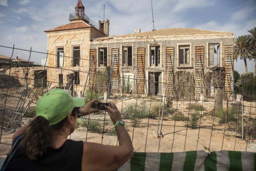 Casa y Torre de Los Balcones con imágenes captadas entre 2008 y 2017 y en el que se observa el deterioro del inmueble