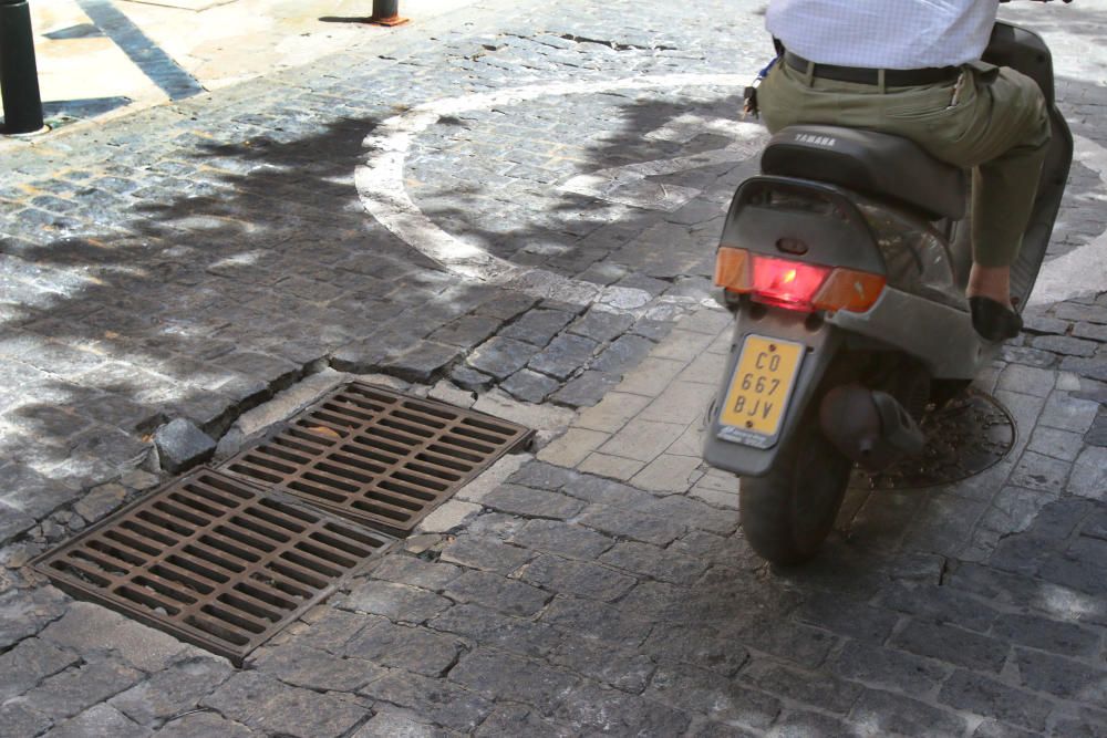 Estado del asfalto en las calles de Málaga