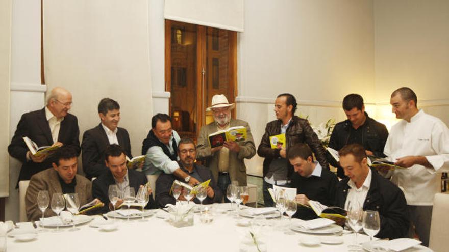 Reunión de amigos, profesionales y amantes de la gastronomía en el restaurante El Alto de Colón de Valencia