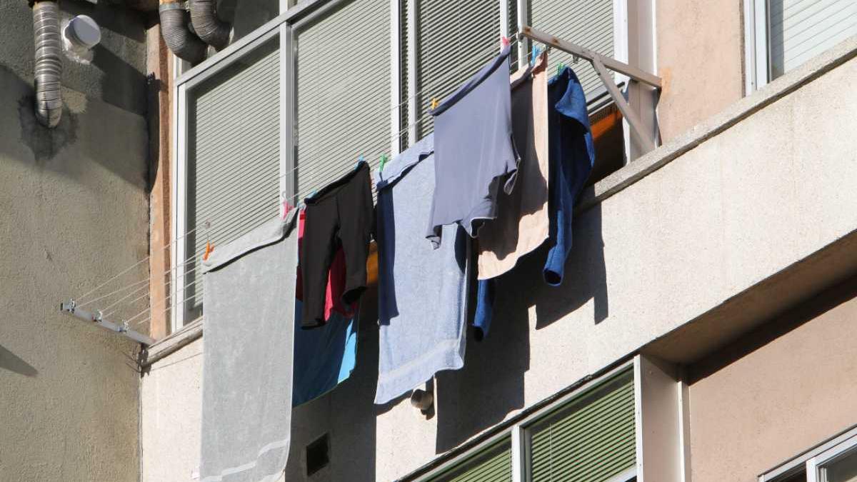 El truco para secar la ropa en casa si está lloviendo en el exterior 