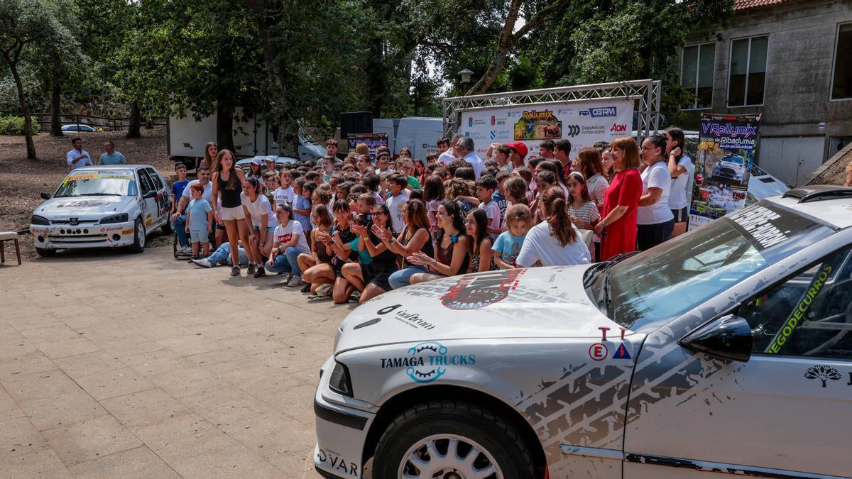 La presentación fue todo un acontecimiento en Ribadumia.