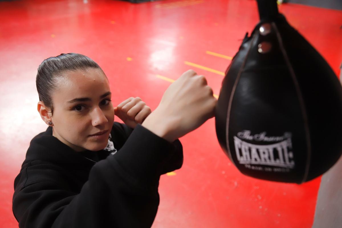 La boxeadora cordobesa Noelia Gutiérrez, en un entrenamiento.