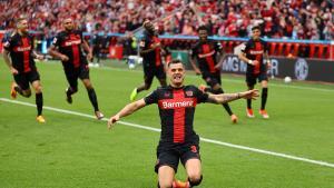 Los jugadores del Bayer 04 Leverkusen celebran la conquista de la Bundesliga.