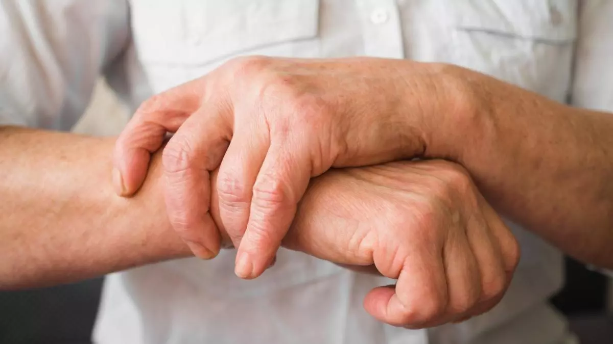 Manos con artritis: señales de alerta, diagnóstico y cómo escapar del dolor crónico