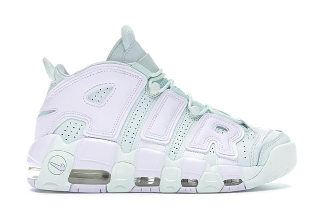 Zapatillas de Nike Barely Green and White