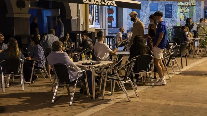 La Fecasarm denuncia el TSJC l&#039;limitacions d&#039;horaris i de fumar a les terrasses