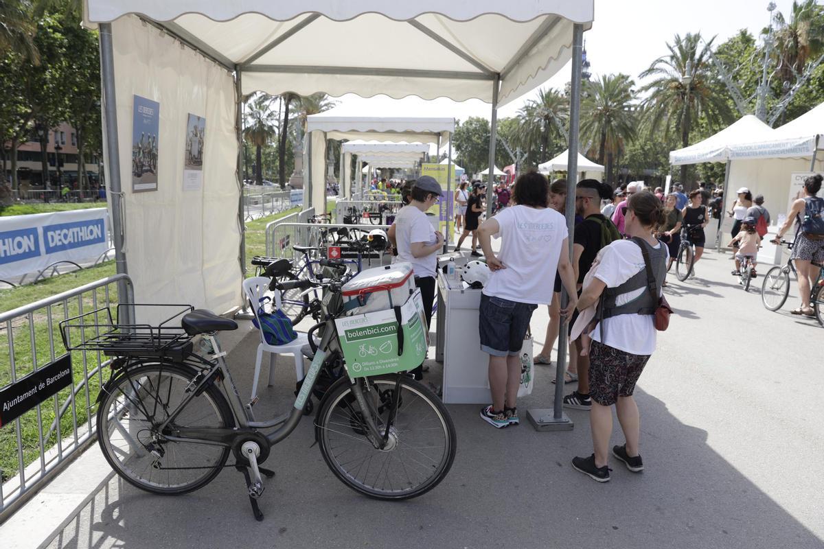 La fiesta de la bicicleta regresa a las calles de Barcelona con la Bicicletada.