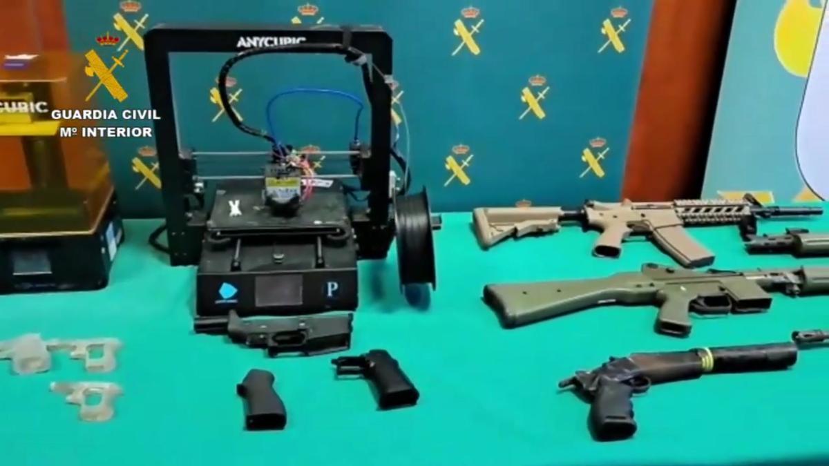 'Operación printer' de la Guardia Civil contra un fabricante casero de pistolas con impresoras 3D