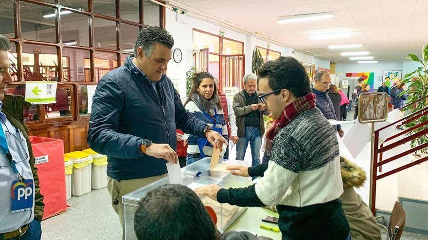 Coria vota sin incidentes destacados