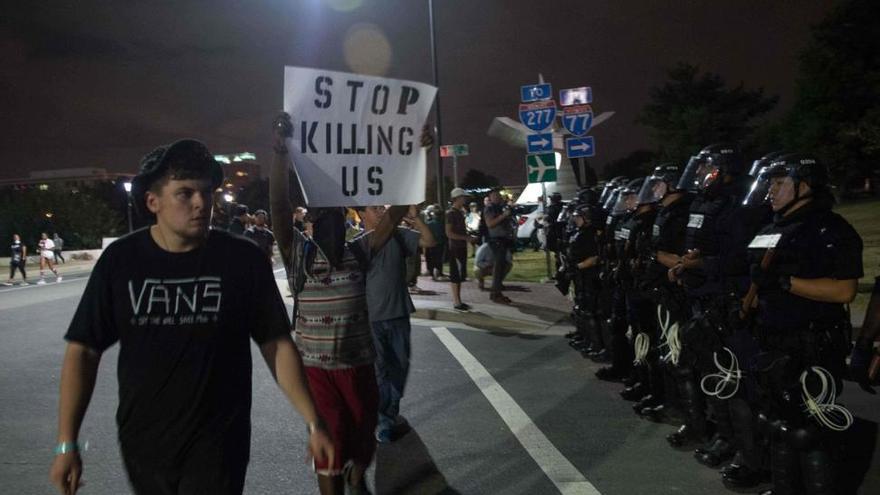 Toque de queda en Charlotte ante la tercera jornada de protestas