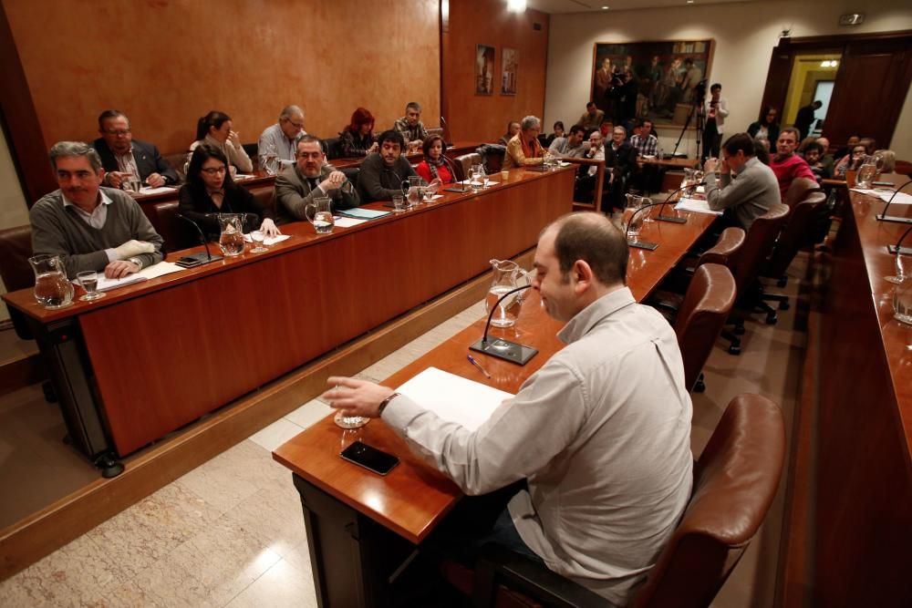 Pleno extraordinario en el Ayuntamiento de Avilés