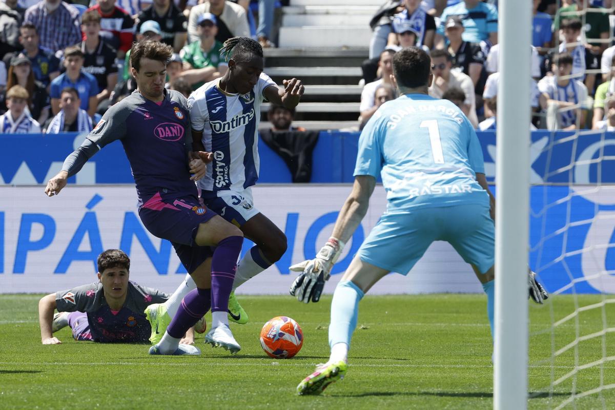 La necessitat del Leganés supera un Espanyol indolent a Butarque La necessitat del Leganés supera un Espanyol indolent a Butarque