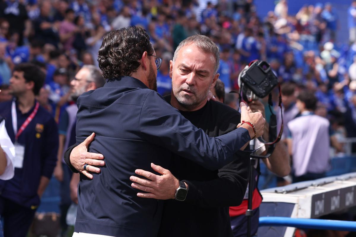 Abrazo entre Bordalás y Flick en la previa del Getafe - Barça