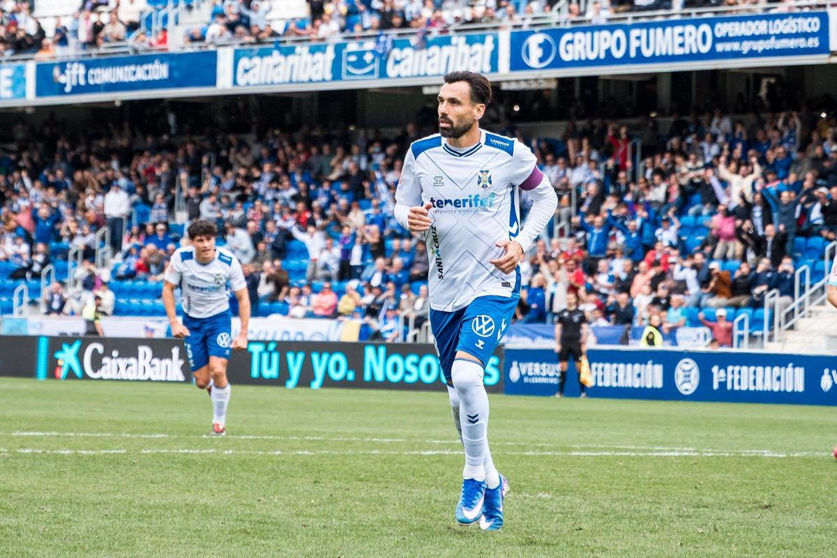 Enric entra en la galería de los grandes goleadores