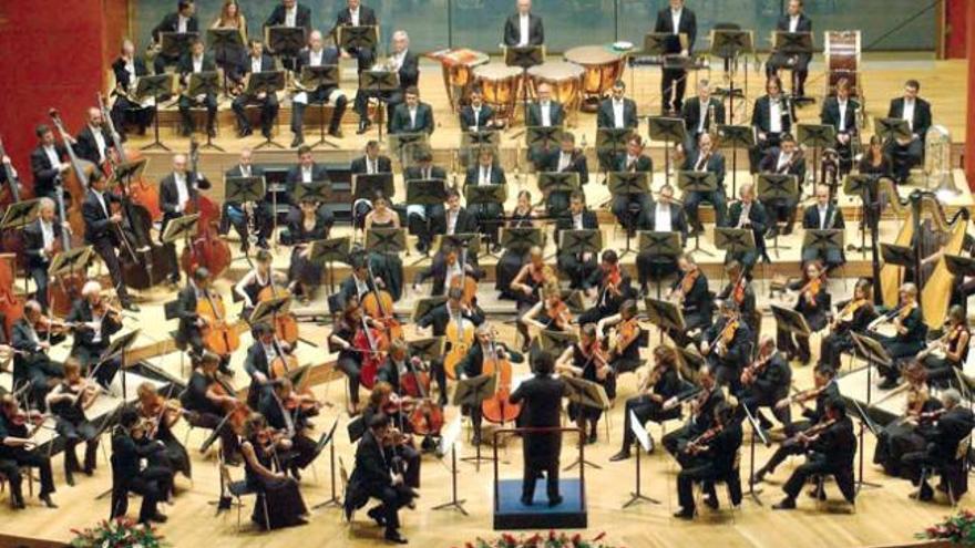 La Orquesta Filarmónica de Gran Canaria, en el auditorio Alfredo Kraus.