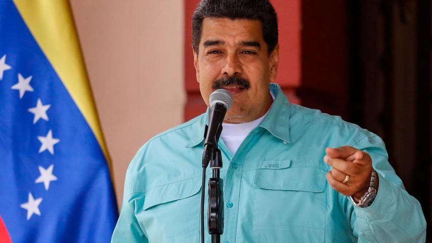 Nicolás Maduro se dirige a los periodistas.