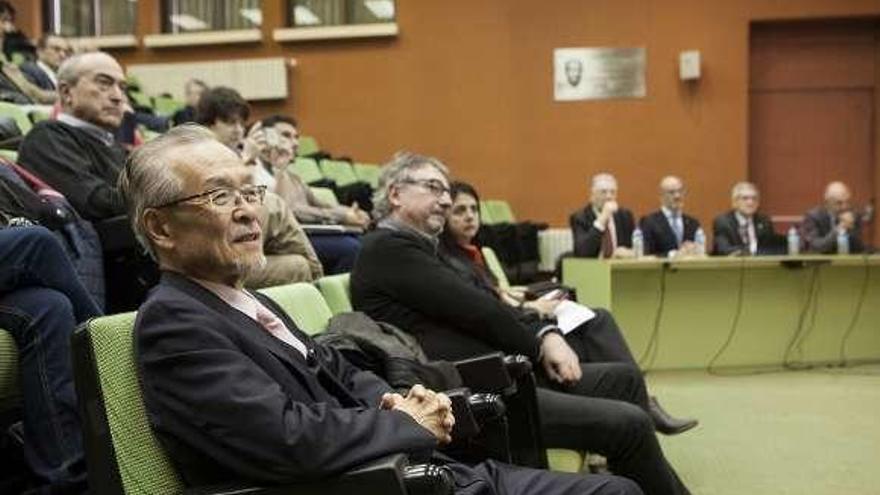 Charla del presidente de la Sociedad Química de Japón y premio a Ángela Sastre