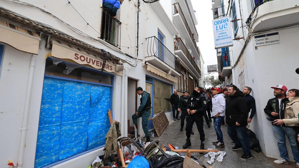 Violencia ante la casa okupada de Sant Antoni
