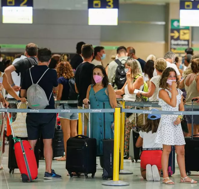 Las aerolíneas reservan 54.800 vuelos en Ibiza este verano, un 8% más que antes del coronavirus