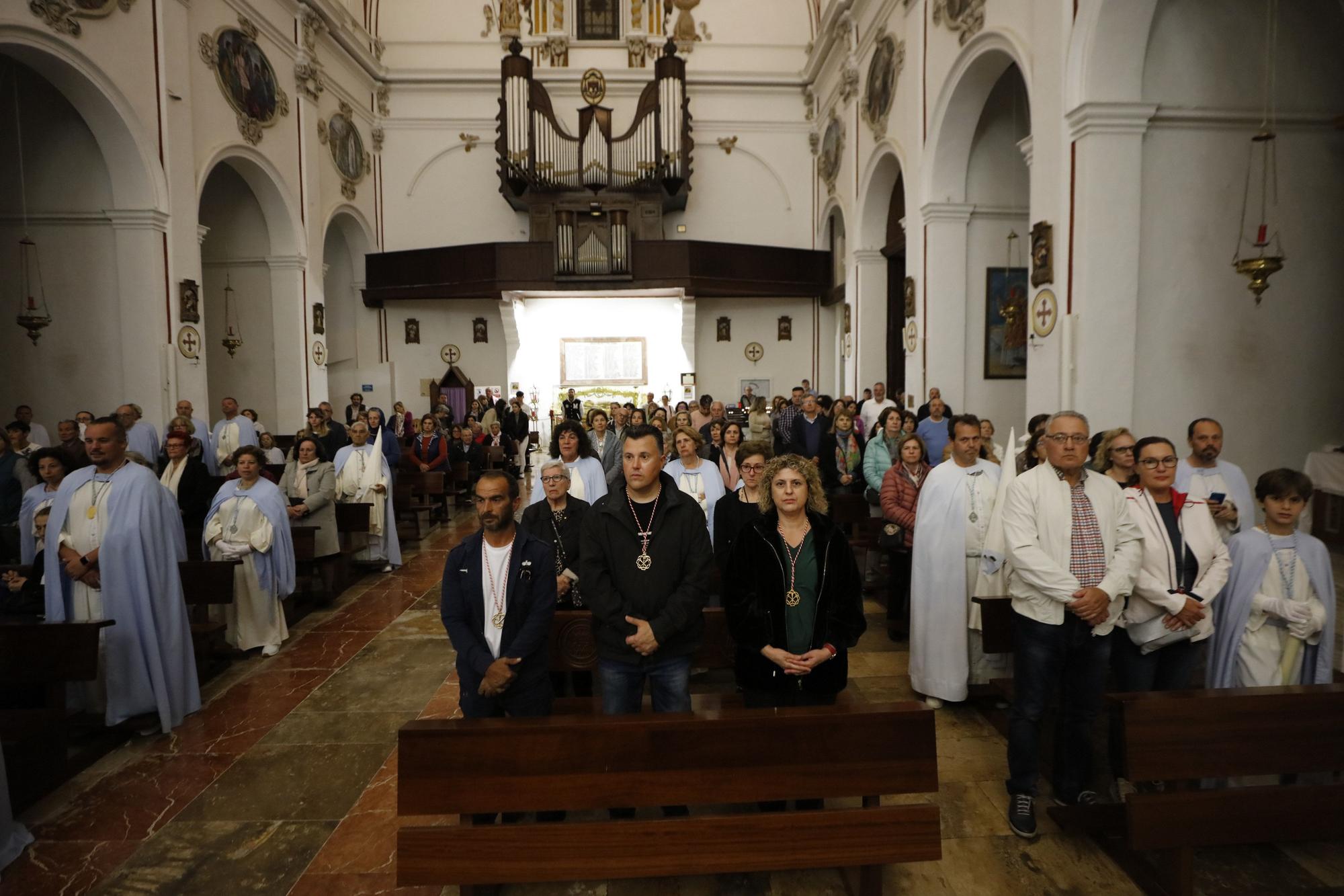 Mira aquí todas las fotos de la procesión del Viernes de Dolores en Ibiza