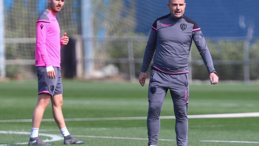 Paco López, junto a Campaña, en el entrenamiento del martes.