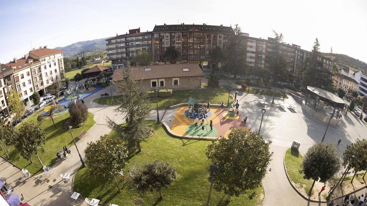 Vista aérea del parque Cuno Corquera, en Posada de Llanera.