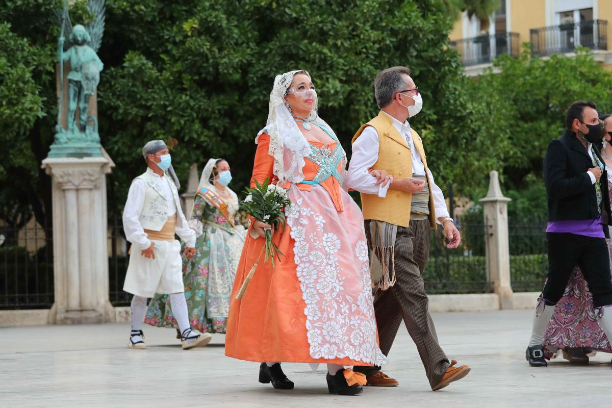 Búscate en el primer día de la ofrenda por la Calle Caballeros de las 20:00 a las 21:00