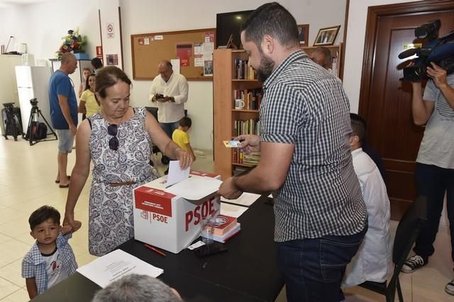 Votantes en las Primarias del Partido Socialista ...