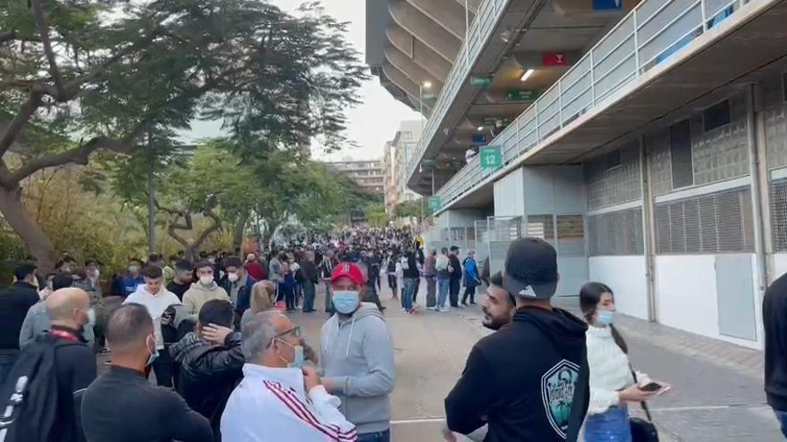 Ambiente de Copa del Rey en el Heliodoro para animar al Laguna contra el Granada