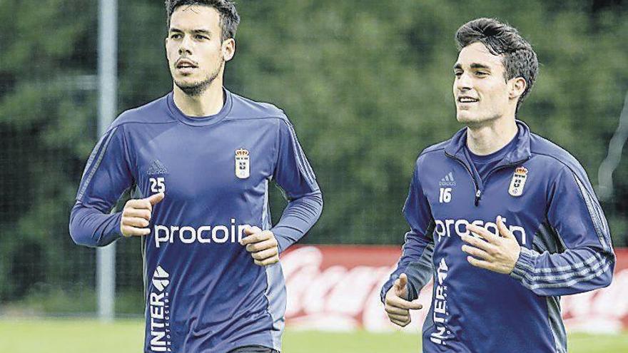 Borja Domínguez y Jorge Ortiz realizan carrera continua durante un entrenamiento.