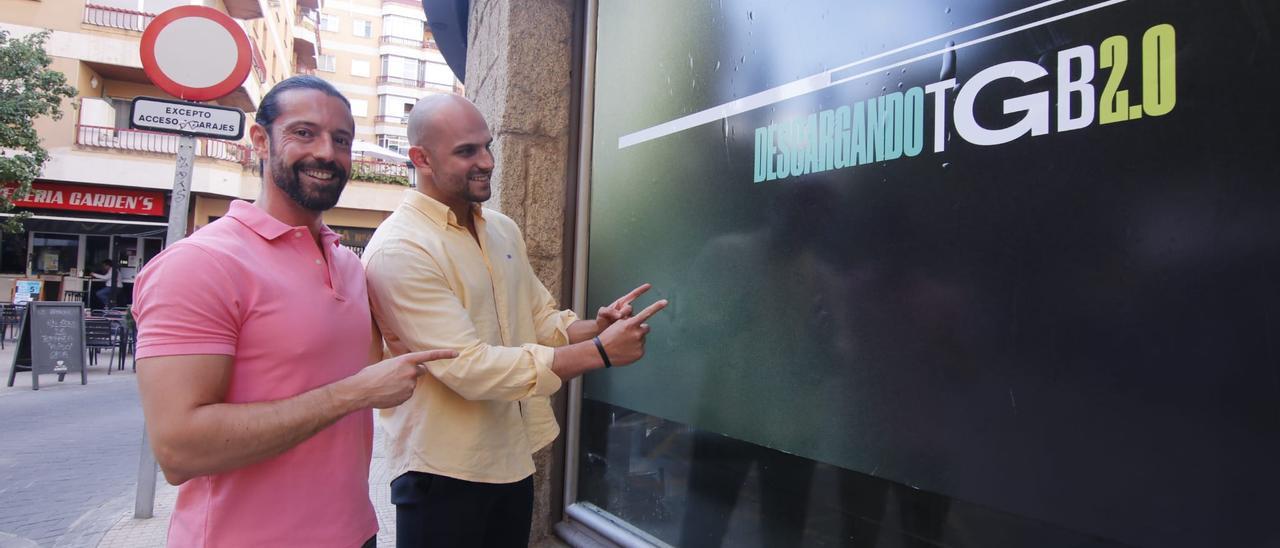 Javier Rivero y Carlos Chamorro, ayer en Santa Joaquina de Vedruna con Motril donde abrirán TGB.