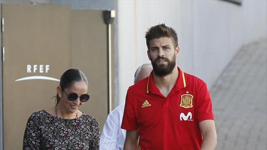 Piqué dialoga con España