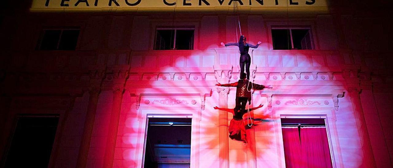 Espectáculo inaugural de los galardones en el Teatro Cervantes de Málaga.