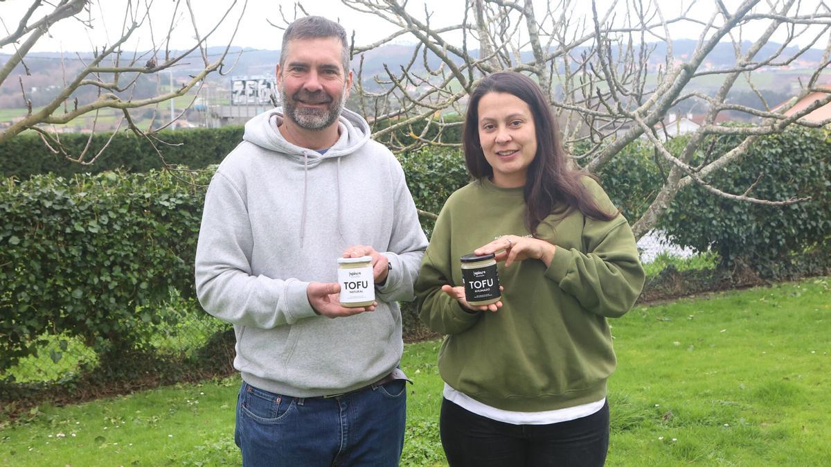 José Antonio Landeira e Marta García, os fundadores de Tofu Landeira, de Cambre