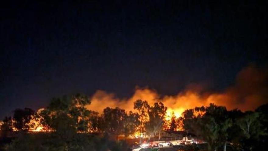 Dos incendios queman tres hectáreas de pasto y árboles