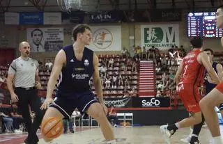 Fuerte derrota en Torrelavega (100-77) de un Alimerka Oviedo Baloncesto flojo en defensa