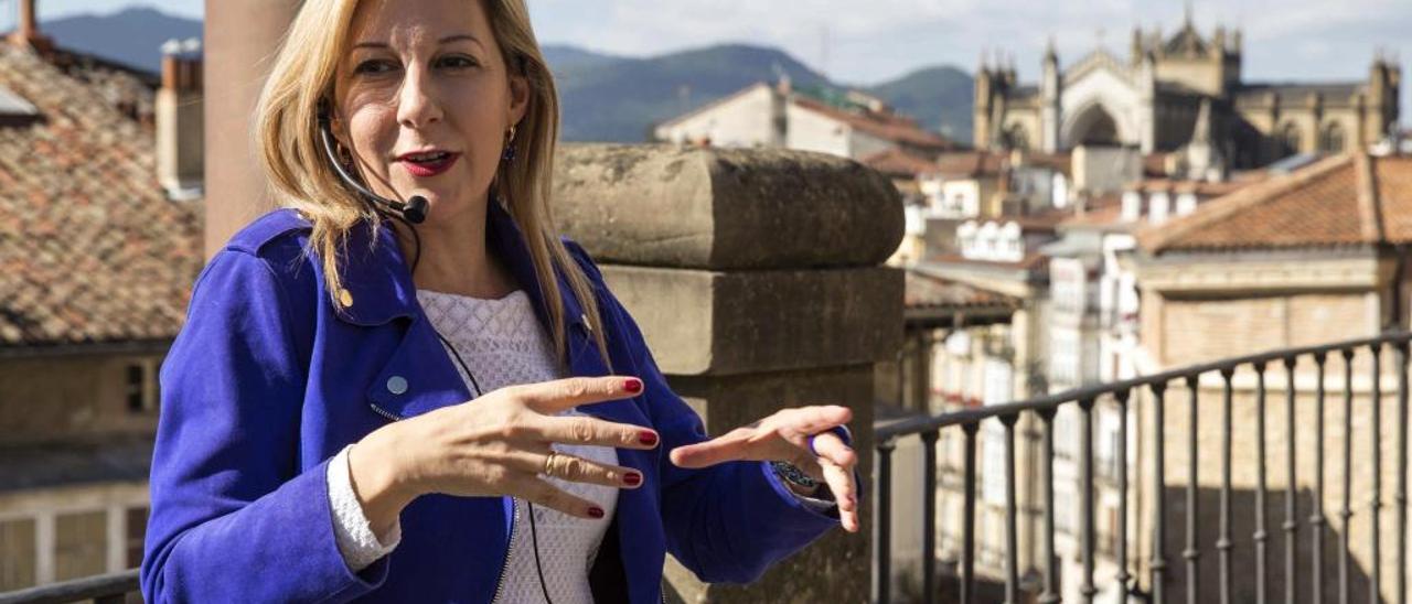 Eva G. Sáenz de Urturi: "No he vivido el momento Cenicienta" - Levante-EMV