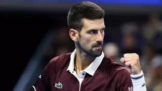 Djokovic alza su título 102 y se queda a un paso de Federer