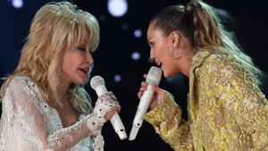 Dolly Parton, molt més que la padrina (real) de Miley Cyrus