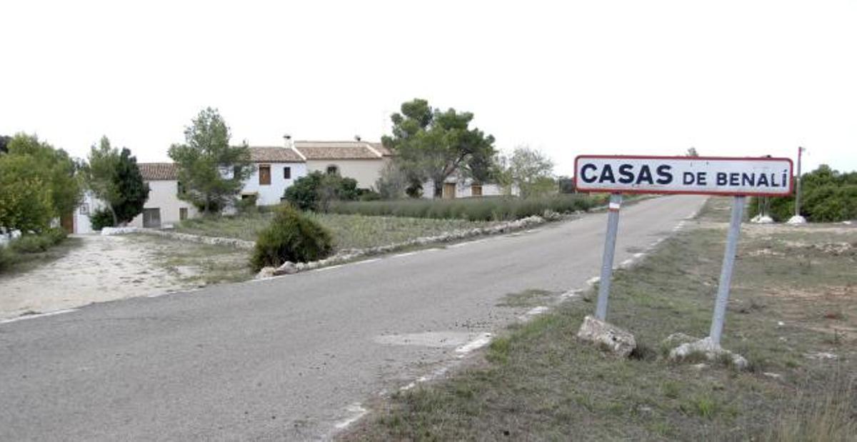 El cementerio, adscrito a la parroquia de Benali, dejó de usarse hace 60 años.