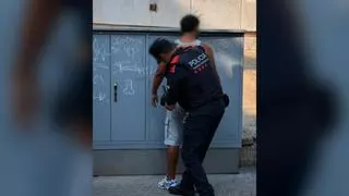 Los Mossos extreman los controles 'antinavajas' con 1.000 detectores portátiles tras cuatro muertes en 10 días