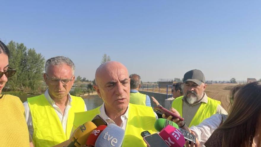 La CHG culpa al Club de Piragüismo de Badajoz del cierre del río a la navegación