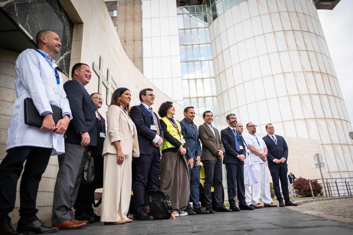 La NASA visita la cámara hiperbárica de Imetisa en el HUC